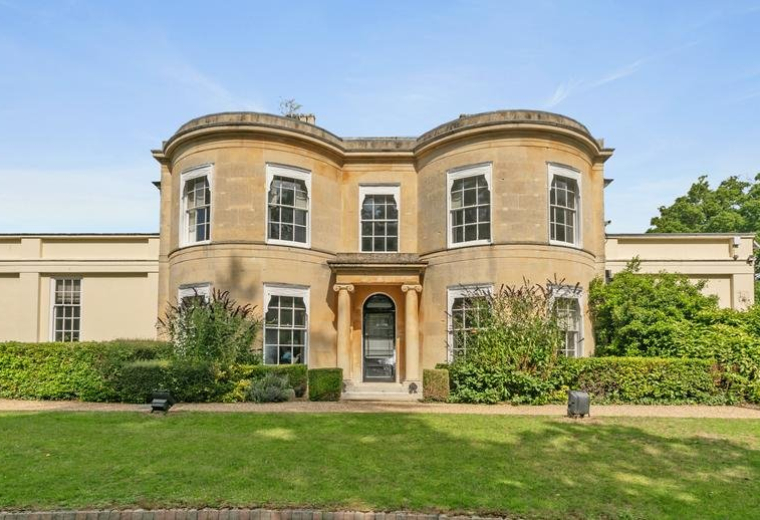 Wyvols Court, Old Basingstoke Road, Swallowfield, Reading