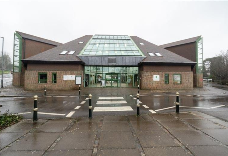 Pine Grove, Crowborough