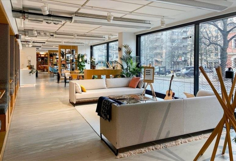 Spaces Bulevardi, Bulevardi 21, entrace Albertinkatu 25, Helsinki