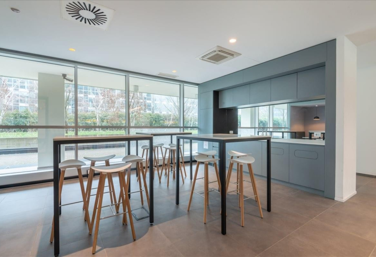 Via Milano, 10, Milan, Italy