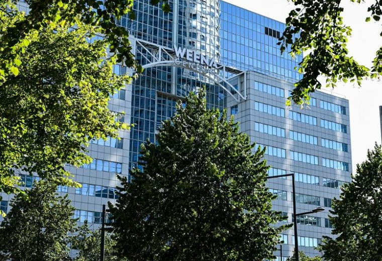 Offices at Weena 70