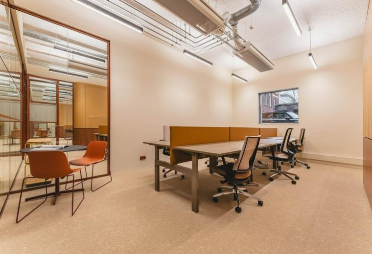 Exterior image of Zeestraat 70