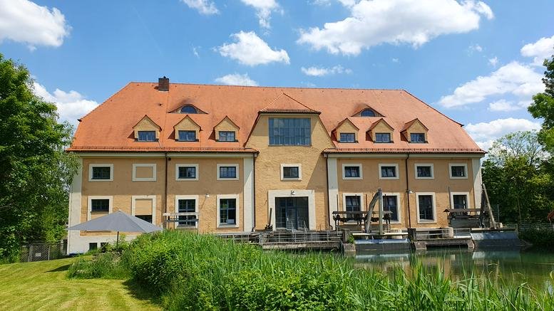 Exterior view of the historic brick and tile building at 19, Klepperstraße.