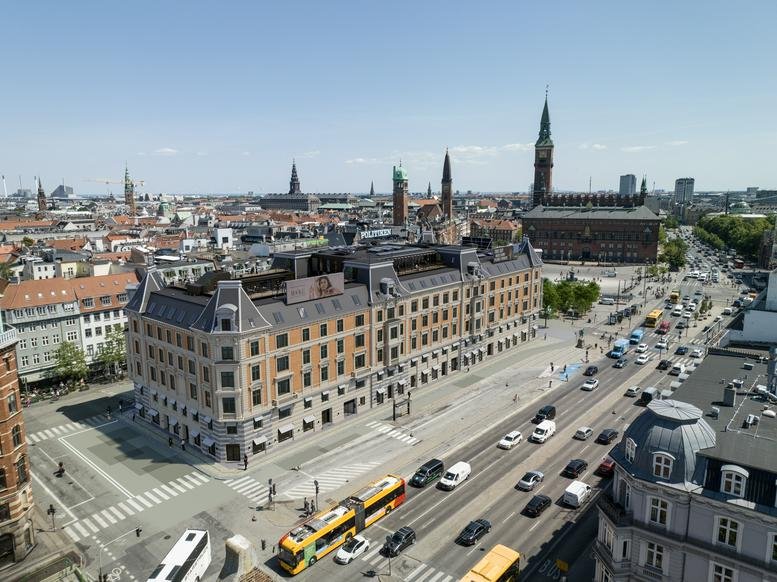 Interior of 2, Rådhuspladsen