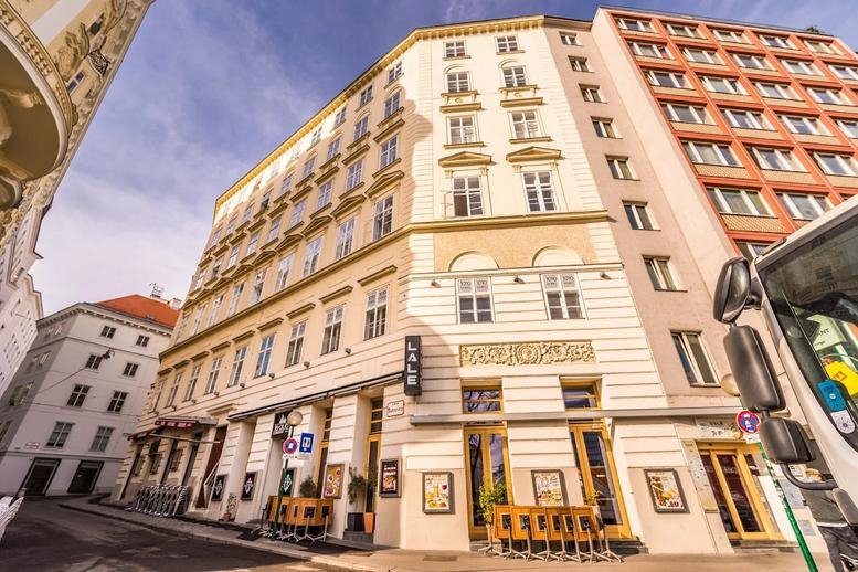Exterior view of the historic facade building at 5/37, Seitenstettengasse,.