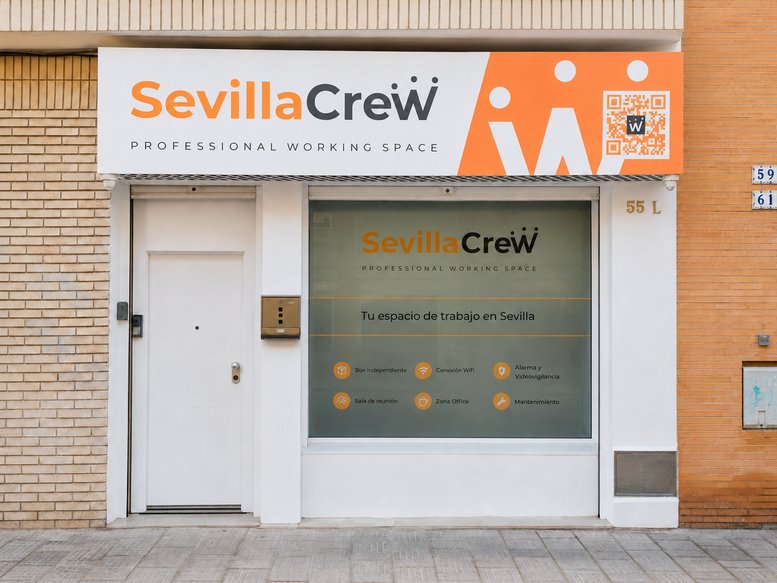Storefront entrance of the SevillaCrew professional working space at 55, Calle Amante Laffon.