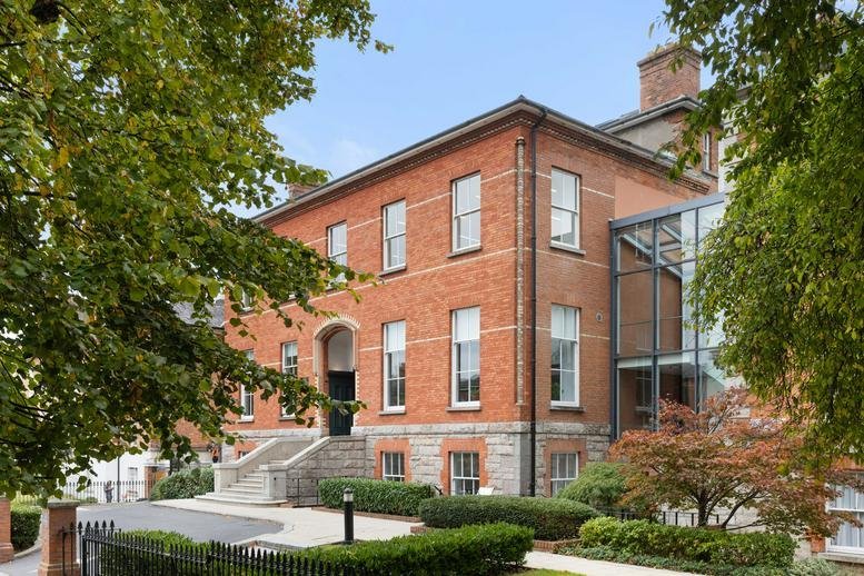 Exterior view of the red brick period building at 6, Northbrook Road.