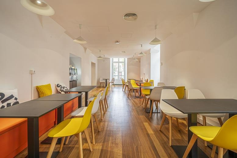 Exterior image of 74, Praça Dom Pedro IV