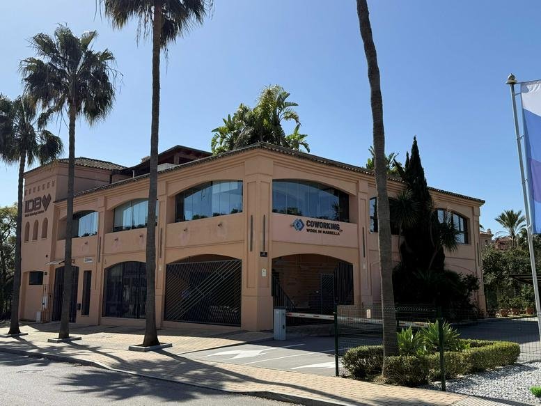Exterior view of the peach-colored building at Avenue Matas Verdes 2E, Atalaya Isdabe.