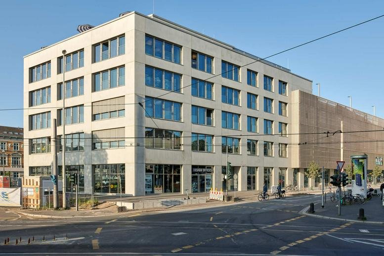 Exterior view of the light stone facade of Rabinstraße 1, Bonn.