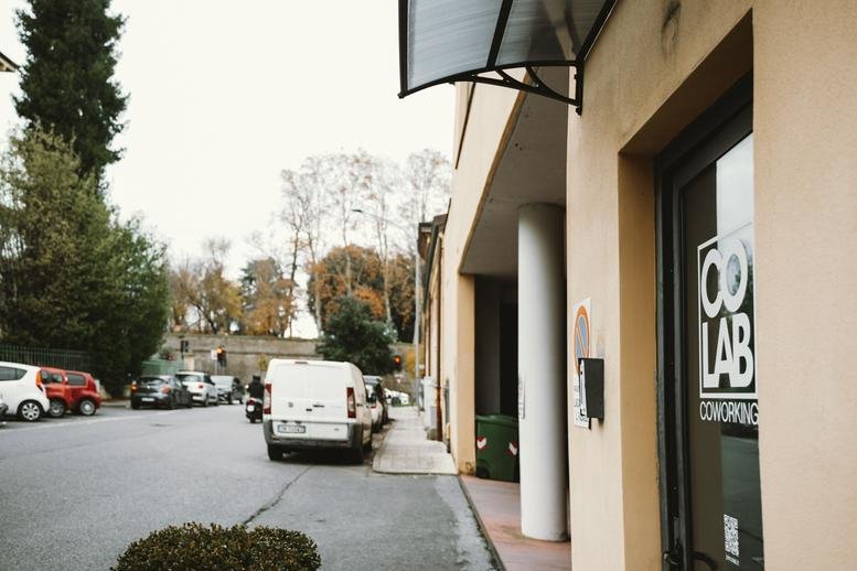 Exterior view of the entrance to Colab, 19 Via Nazario Sauro, Historical Walls, Lucca.