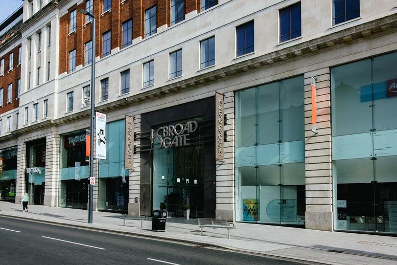 Exterior view of the classic stone and glass building at 1 Broadgate.