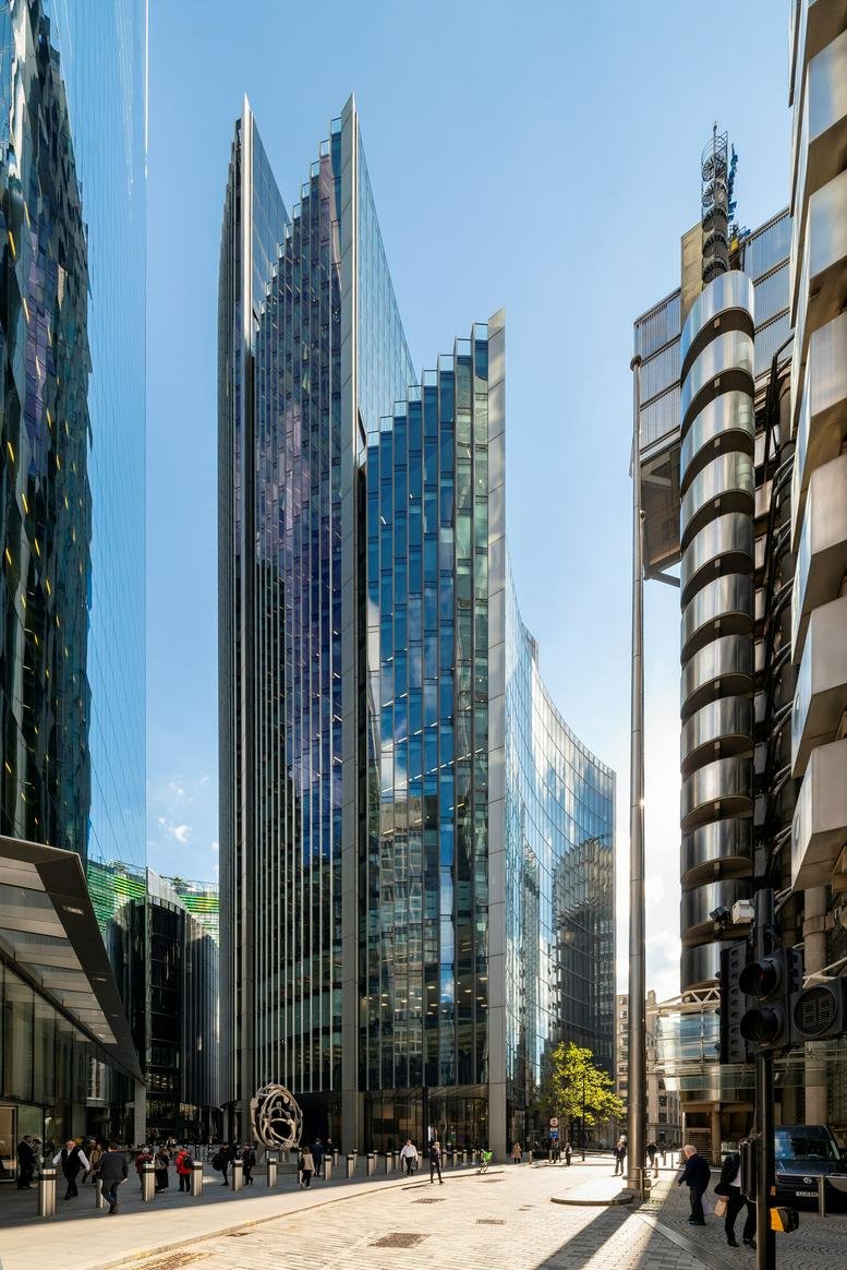 Exterior view of the glass-facade 51 Lime Street, The Willis Building.
