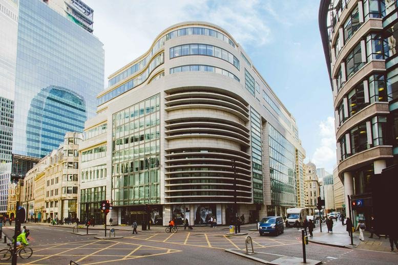 Exterior view of the curved modern facade at 70 Gracechurch Street, London.