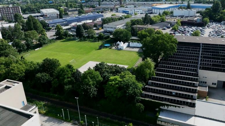 Aerial view of the industrial and commercial complex at 80, Neuköllnische Allee, Berlin.