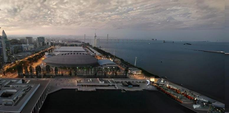 Aerial view of the waterfront building at Avenida D. João II, Lote 1. 07. 2. 1, 5 Floor, Lisbon.