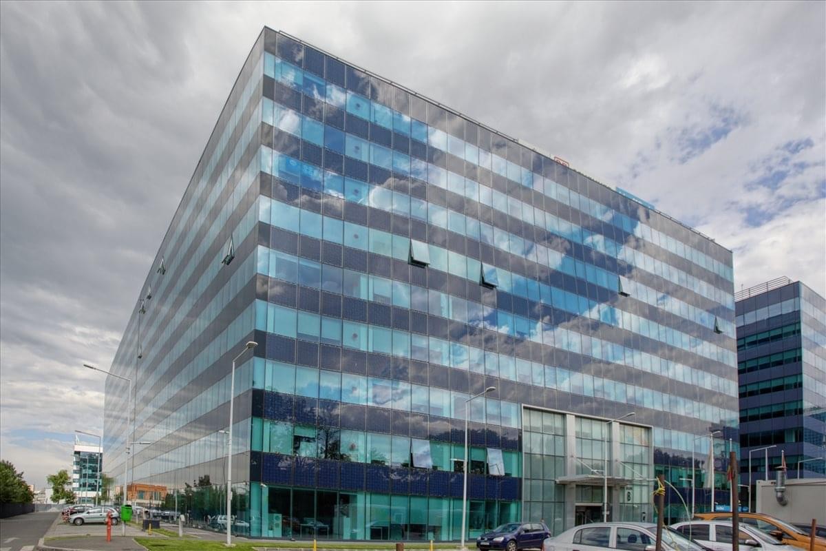 Exterior view of the glass-facade Bucharest Hermes Centre, Bd. Dimitrie Pompeiu 5-7.