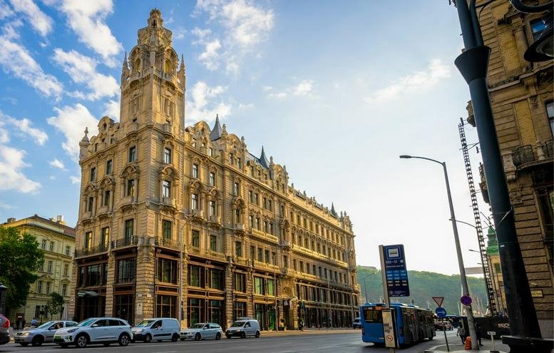 Grand historic exterior of the building at Kossuth Lajos utca 14-16, Door 27, Budapest.