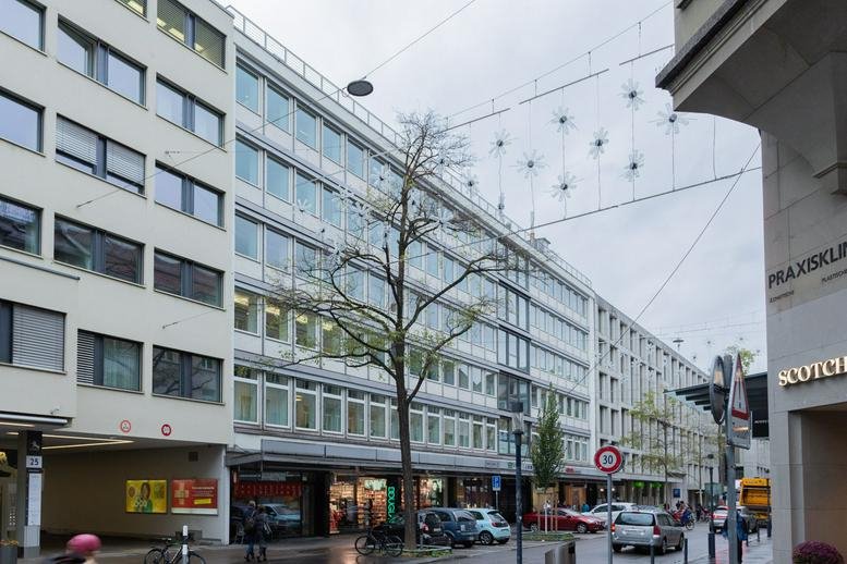 Exterior view of the multi-story office building at Löwenstrasse 29, Zurich.