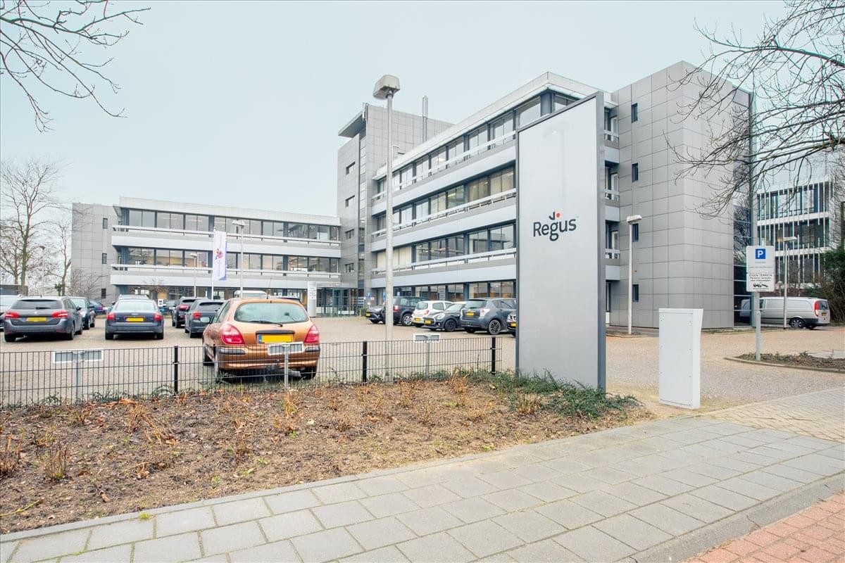Exterior view of the multi-story office complex at Laan van Westroijen 6, Tiel, Gelderland.