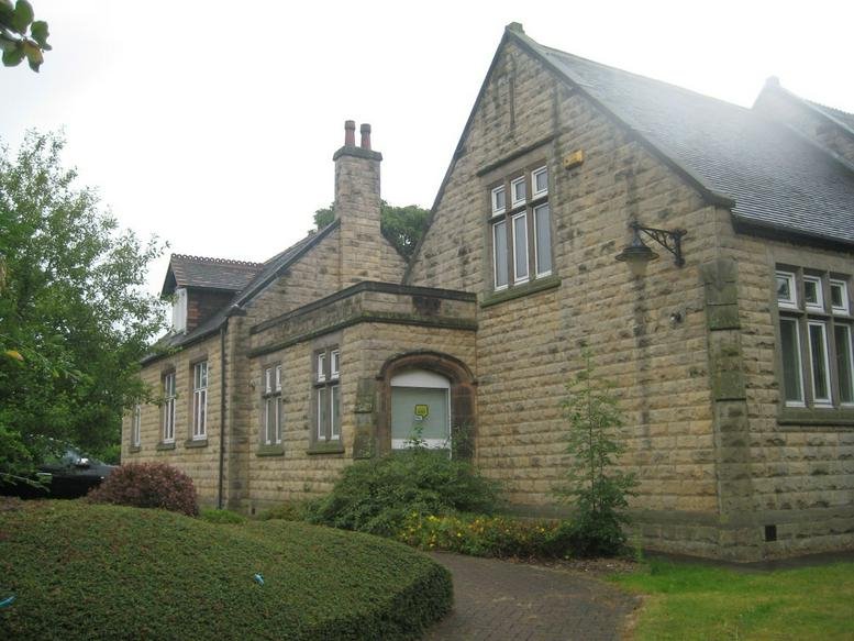 Exterior view of the stone facade at Oak House Business Centre, Woodhouse Road, Mansfield.