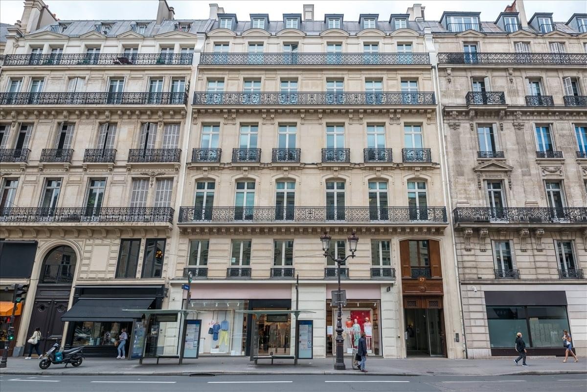 Grand Haussmann-style exterior building at 27 Avenue de l’Opéra Paris Ile de France.