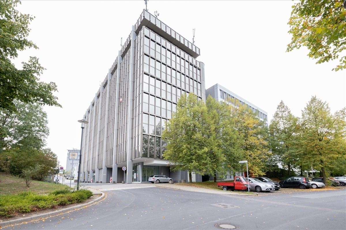 Exterior view of the contemporary office building at Kokkolastrasse 5, Ratingen Ost.
