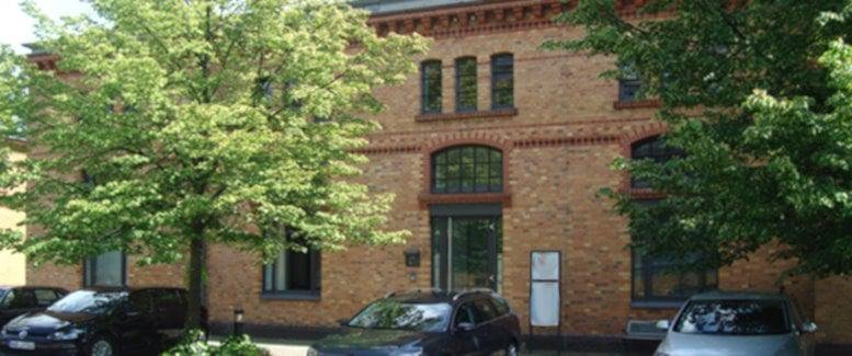 Exterior view of the historic brick building at Behlertstr. 3 a.