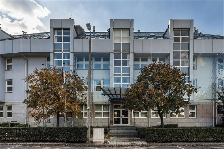 Exterior view of the Budaörs Business Center, Puskás Tivadar u. 5, Terrapark D4 building.