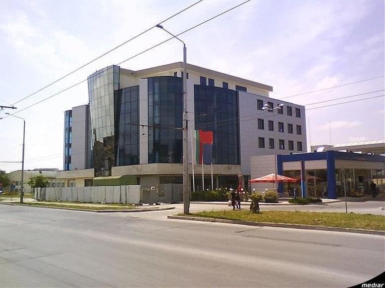 Exterior view of the modern Business Centre, 189 Slivnitsa Boulevard with a glass facade.