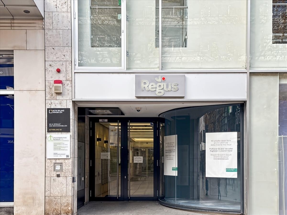 Exterior view of the Regus office building entrance at Königstrasse 10C.