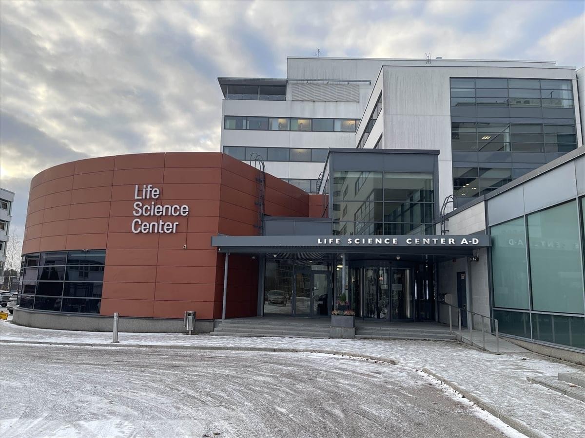 Exterior view of the modern Life Science Center building at Keilaranta 16.