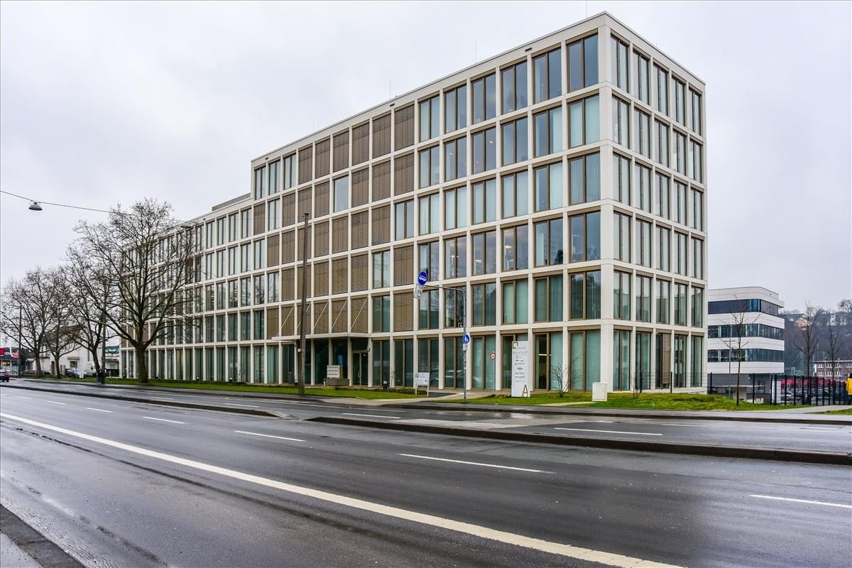 Exterior view of the modern grid-facade office building at Mainzer Strasse 97.