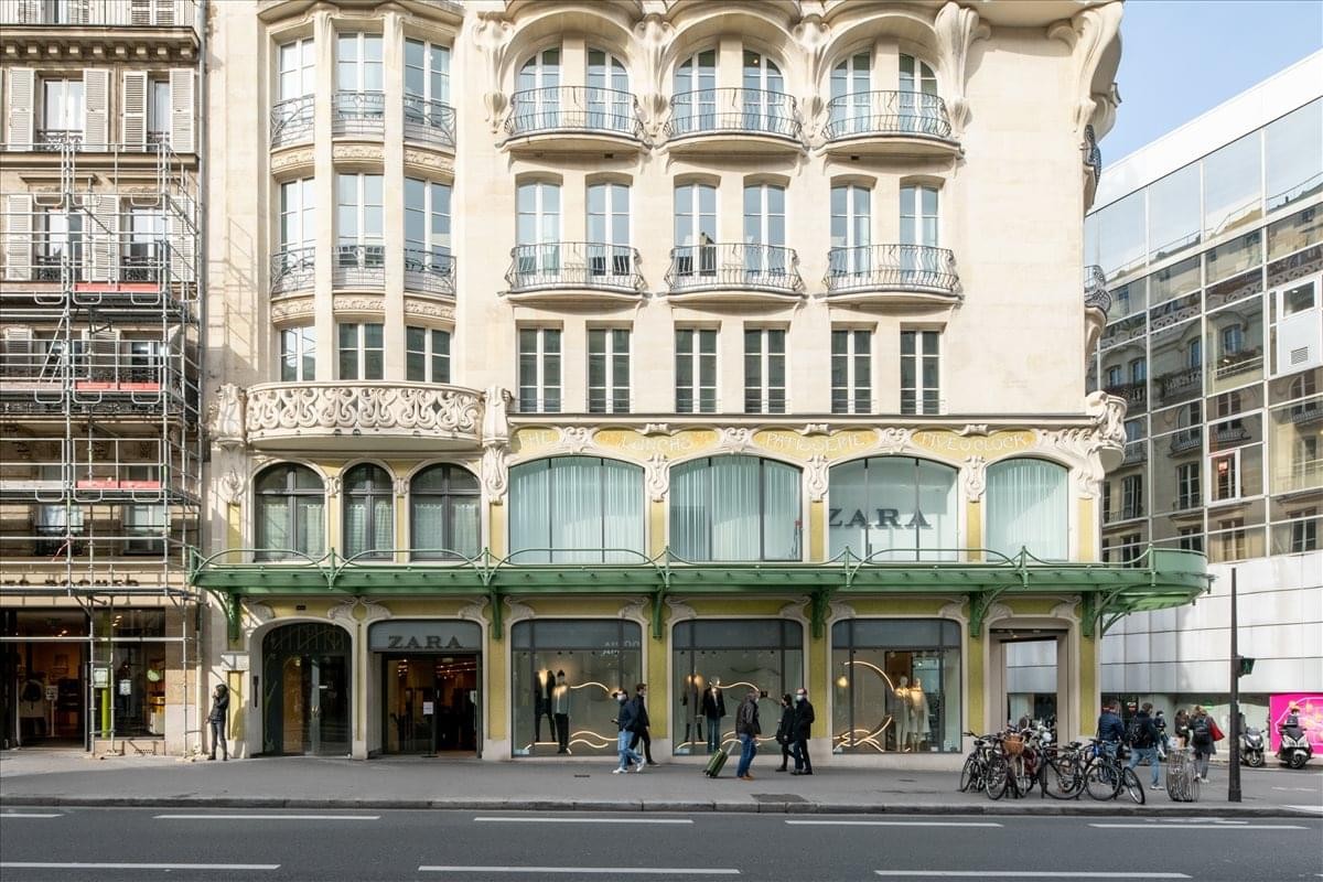 Exterior view of the historic stone-facade building at Montparnasse, 140 bis Rue de Rennes.
