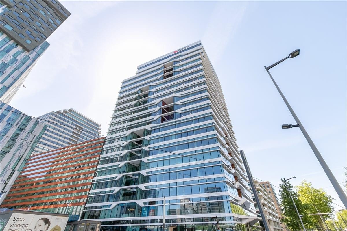 Exterior view of the modern glass-facade building at Parnassusweg 819.