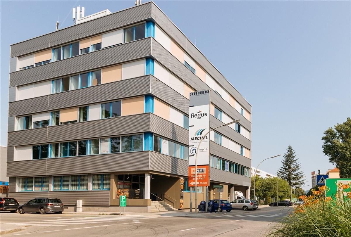 Exterior view of the multi-story office building at Waagner-Biro-Strasse 47, Graz.