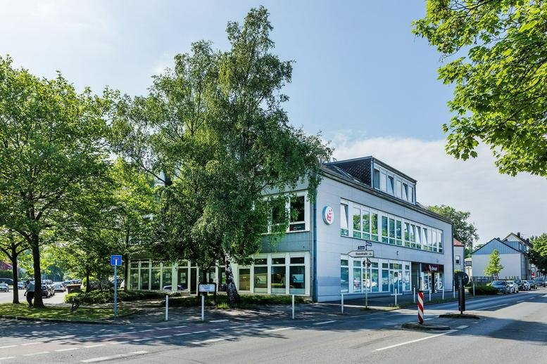 Exterior view of the office building at Weidkamp 180, Essen, Nordrhein Westfalen, Germany.