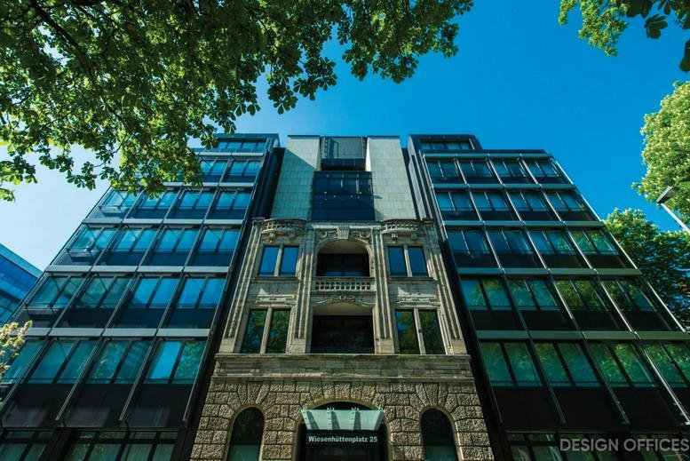 Exterior view of the historic and modern facade at Wiesenhüttenplatz 25.