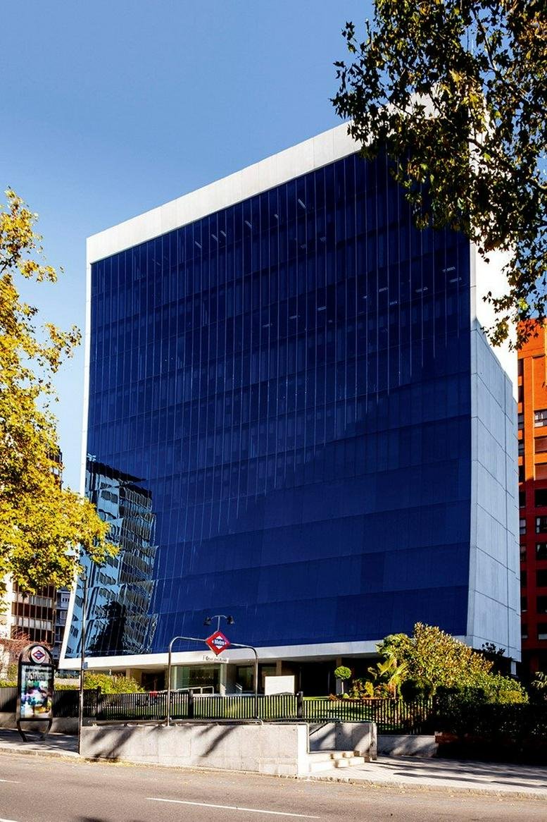 Exterior view of the glass-facade Príncipe de Vergara, 132, Floor 3, 9 & 12, Madrid building.