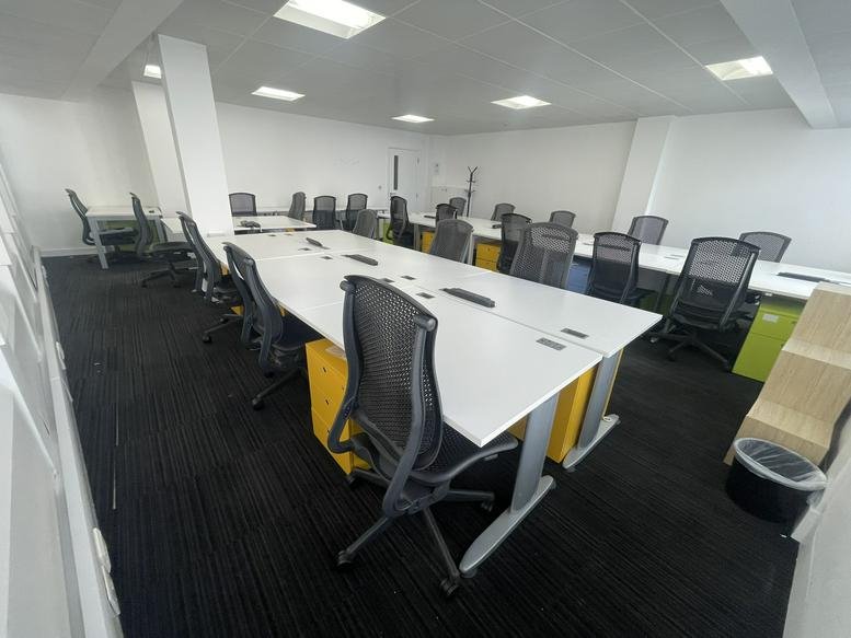 Labeled floor plan diagram for Office 101 B showing furniture arrangement.