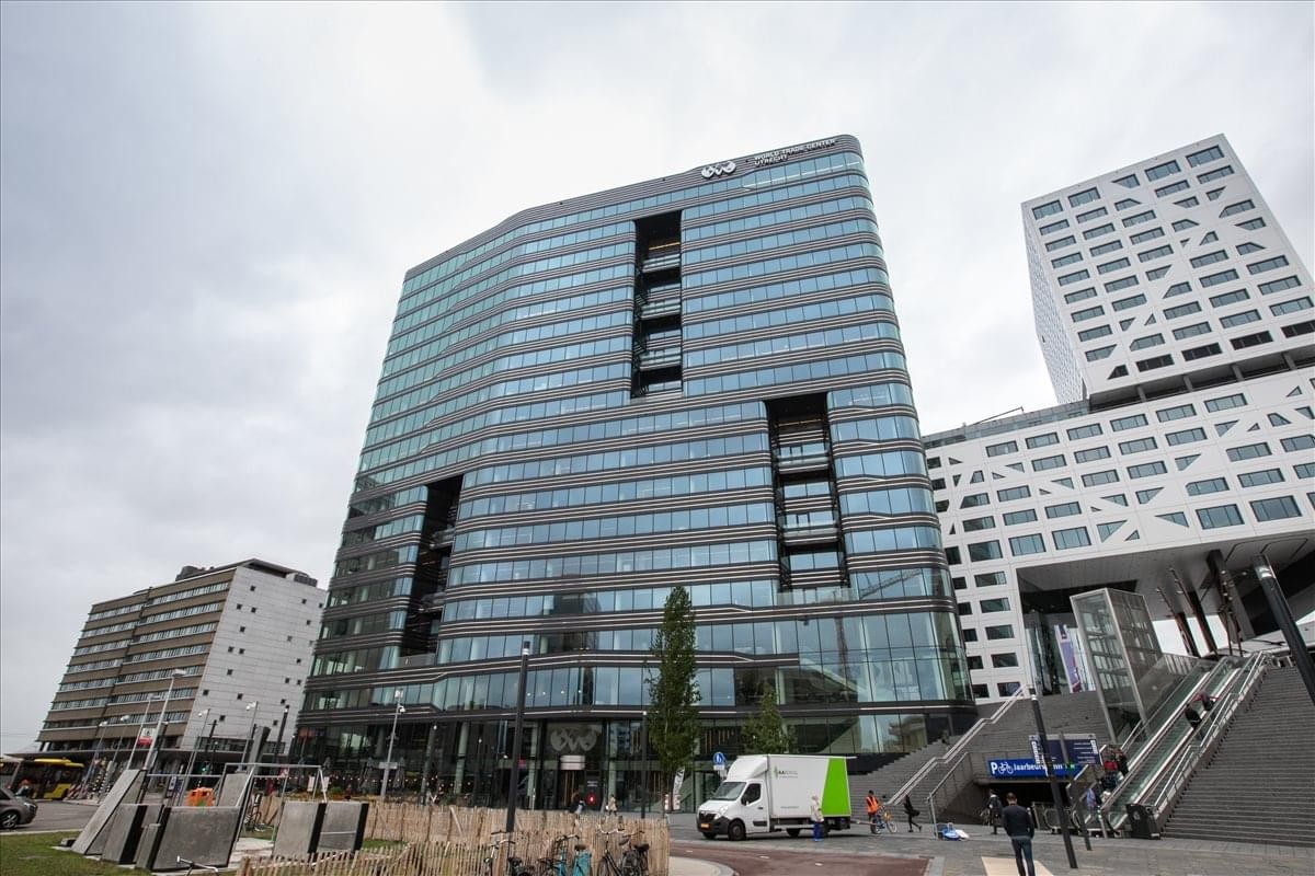 Exterior view of the contemporary glass and steel building at Stadsplateau 7, Utrecht.