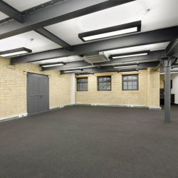Office suite to let in London