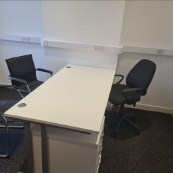 Serviced office to lease in Barry
