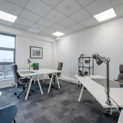 Executive office to lease in Glasgow