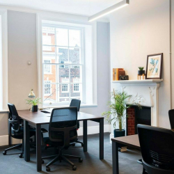 Office suite to rent in London
