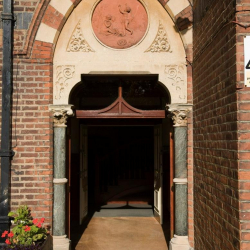 Exterior view of 1 Bromley Lane