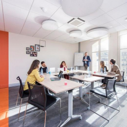 Office accomodation to rent in Paris