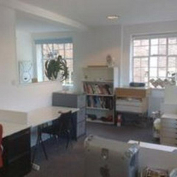 Serviced office to let in London