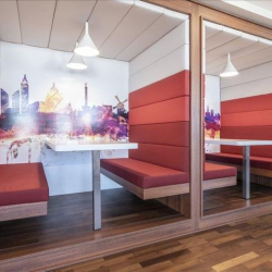 Serviced office centre to lease in Montigny-le-Bretonneux