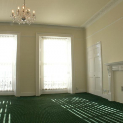Executive suite to rent in Bristol